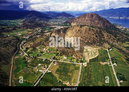 Vue aérienne de Summerland dans le sud de l'Okanagan Valley, British Columbia, Canada. Banque D'Images