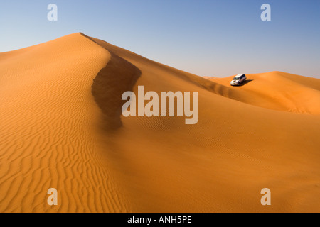 4x4 "une-bashing' safari, dunes de sable, Désert d'Arabie, Dubaï, Émirats Arabes Unis Banque D'Images