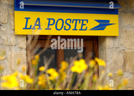 Bureau de poste jaune signe, Dordogne, Aquitaine, France Nouvelle Banque D'Images