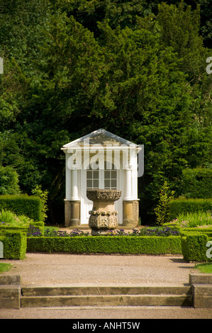 Maison d'été Lotherton Hall et jardins formels à Aberford, West Yorkshire, Royaume-Uni Banque D'Images