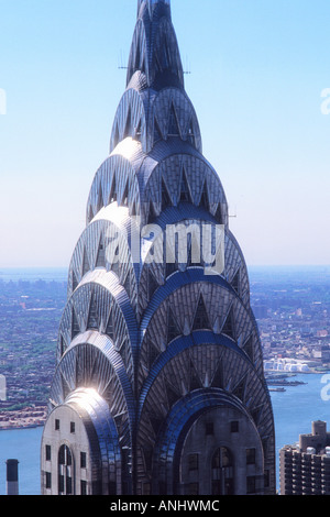 Chrysler Building New York. Architecture Art déco. Gros plan aérien depuis le dessus d'une lancette en forme de spire revêtue de fer. Gratte-ciel Midtown Manhattan. Voyage États-Unis Banque D'Images