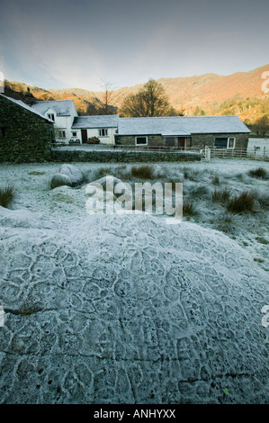 Une vieille maison de ferme de Easedale Près de Grasmere dans le Lake District de gel hiver UK Banque D'Images