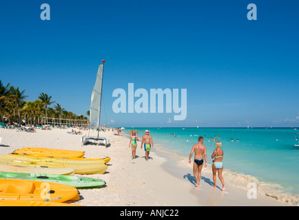 Plage devant l'hôtel Riu Yucatan, Playacar, Playa del Carmen, Riviera Maya, péninsule du Yucatan, Mexique Banque D'Images