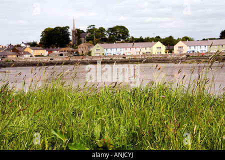 Royaume-uni Irlande du Nord County Down Killyleagh Castle sur quai de plus en plus d'herbes Banque D'Images