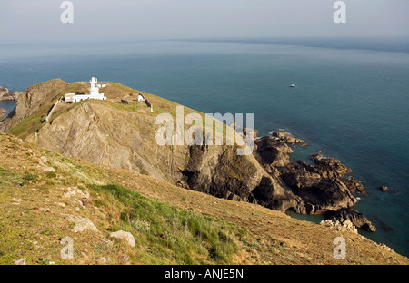 UK Lundy Island nouveau phare et l'île de Lundy Château de rat Banque D'Images