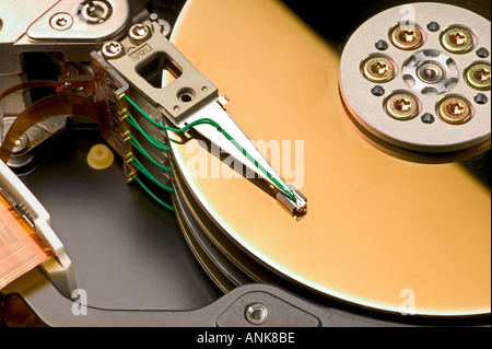 Voir l'intérieur d'un disque dur IDE disque dur de l'ordinateur Banque D'Images