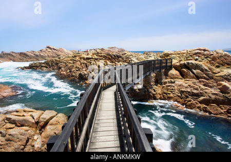 Une passerelle sur Canal Granite Rocks près de Yallingup formation  + Parc National Leeuwin-Naturaliste Dunsborough en Australie, W. Banque D'Images