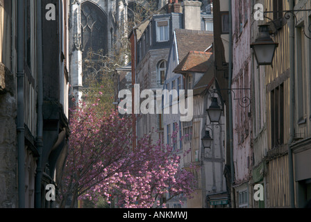 Une rue médiévale à Rouen Banque D'Images