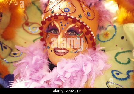 Close up of young woman in fancy dress au défilé annuel à Maastricht Pays Bas Europe Banque D'Images