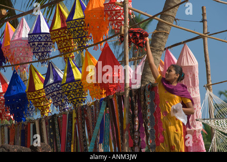 Lanternes colorées Marché aux puces d'Anjuna Goa Inde Banque D'Images