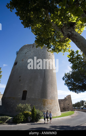 Aigues Mortes, ville fortifiée en Camargue, tour de Constance, France Banque D'Images
