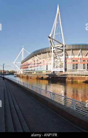 Vue verticale de le Millennium Stadium (Stadiwm y Mileniwm) ou la nouvelle principauté Stadium (Stadiwm Principauté) à Cardiff. Banque D'Images