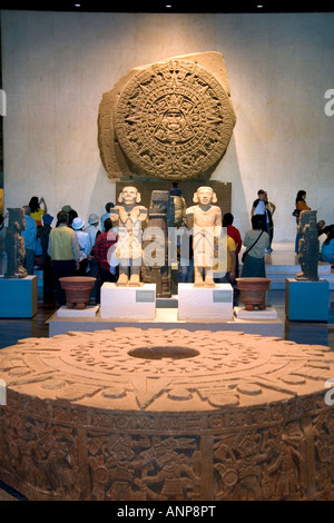 La Pierre du Soleil aztèque au Musée National d'anthropologie de Mexico Mexique Banque D'Images