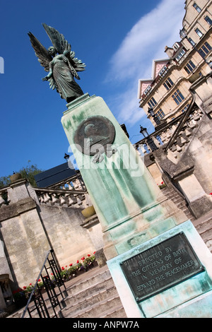 Statue en parade Gardens Bath Angleterre érigés par les citoyens dans la mémoire d'Edward VII Le Pacificateur Banque D'Images