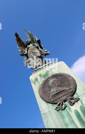 Statue en parade Gardens Bath Angleterre érigés par les citoyens dans la mémoire d'Edward VII Le Pacificateur Banque D'Images