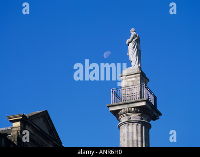 Grays Monument du centre-ville de Newcastle Upon Tyne, Tyne et Wear, Angleterre, Royaume-Uni. Illustré avec la lune Banque D'Images