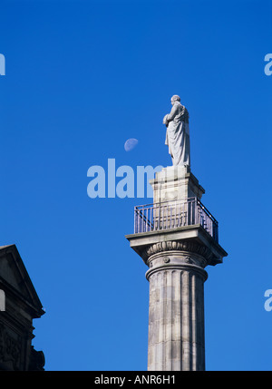 Grays Monument du centre-ville de Newcastle Upon Tyne, Tyne et Wear, Angleterre, Royaume-Uni. Illustré avec la lune Banque D'Images