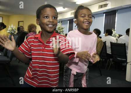 Miami Gardens Florida, grands-parents élever petits-enfants Appréciation petit-déjeuner, Black boy garçons fille mâle, filles filles enfants filles frère, soeur, famille Banque D'Images