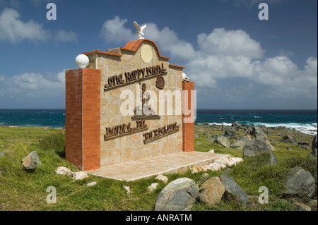 Îles ABC, Aruba, Paradera : une île heureuse signer au Natural Bridge Banque D'Images