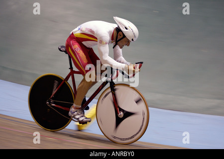 Coupe du monde paralympique 0505 Vélodrome de Manchester 2006 Antonio Garcia, de l'Espagne participe à la mens 1km contre LC3 CP3 Banque D'Images