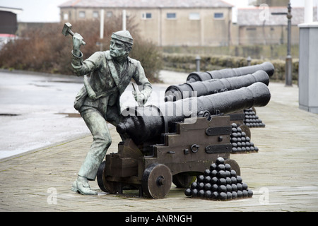 Sculpture commémorant l'infâme John Paul Jones raid sur Whitehaven Banque D'Images