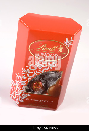 Truffes au chocolat au lait Lindt Lindor Banque D'Images