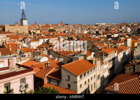 Perpignan France toits d'horizon de l'autre la ville médiévale ville de regarder vers la cathédrale Cathedrale Saint Jean HOMER SYKES Banque D'Images