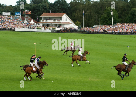 Cartier International Polo Polo au 'Club' Gardes Smiths Lawn Windsor Great Park Egham Surrey England Le club house 2000s 2006 Banque D'Images