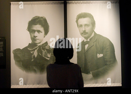Musée d'histoire de l'exposition Einstein ici avec sa femme, Mileva Maric Berne Suisse Banque D'Images