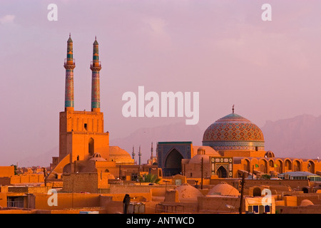 Panorama de Yazd et Mosquée Jame en fin d'après-midi l'Iran Yazd Banque D'Images