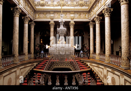 Le Palais de Dolmabahce Istanbul Turquie intérieur Banque D'Images