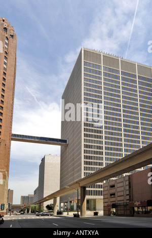 Le bâtiment et les allées du quartier d'affaires à Detroit Michigan MI Banque D'Images