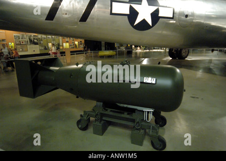 World War 2 gros homme bombe atomique larguée sur Hiroshima à l'Wright Patterson Air Force Museum à Dayton, Ohio. Banque D'Images