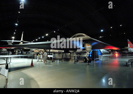 B2 bombardier furtif actif dans la guerre du Golfe à l'Wright Patterson Air Force Museum à Dayton, Ohio. Banque D'Images