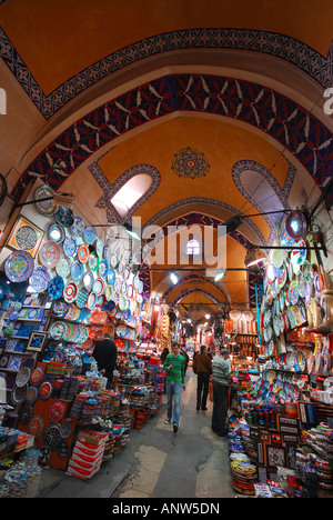 ISTANBUL, TURQUIE. Intérieur du Grand Bazar (Kapali Carsi). L'année 2007. Banque D'Images