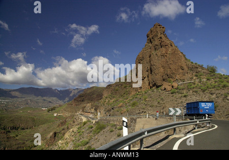 Route de montagne sinueuse dans l'île de Gran Canaria espagne Banque D'Images