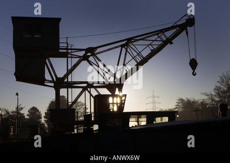 Au Musée Industriel de la grue de levage de bateau dans le Henrichenburg lumière du soir, l'Allemagne, en Rhénanie du Nord-Westphalie, Ruhr, Waltrop Banque D'Images