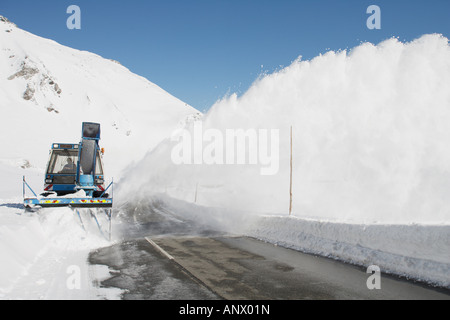 Chasse-neige sur la Haute Route alpine du Grossglockner, Autriche Banque D'Images