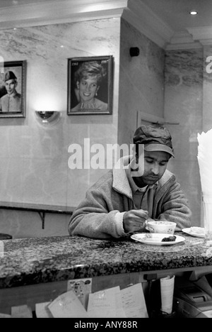 Le Centre de doux, un musulman cafe. Manningham, Bradford, Yorkshire, UK Banque D'Images