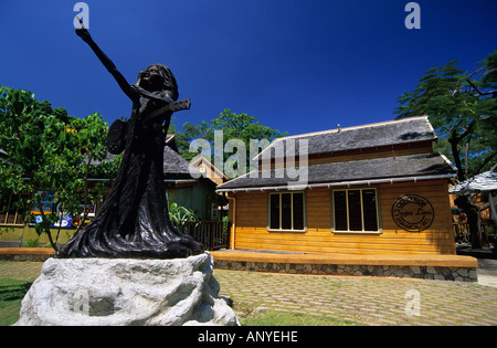 La Jamaïque, Ocho Rios, Village de l'île. Statue de Bob Marley. Banque D'Images