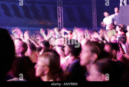 La foule au Summercase festival de Barcelone regarder LCD Soundsystem en 2007 Banque D'Images