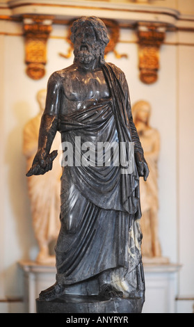 Statue en marbre noir de Zeus, Grand Hall, Musées du Capitole, Musei Capitolini, Rome, Italie Banque D'Images