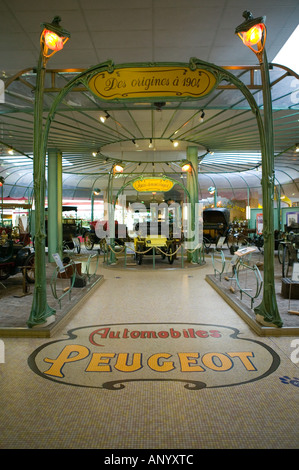 FRANCE, Jura, Doubs, MONTBELIARD/SOCHAUX : Musée Peugeot par Peugeot, l'usine principale de la mosaïque du Musée Banque D'Images