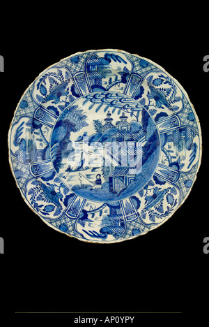 Plaque chinoise motif saule bleu earlf chinois premier floral design porcelaine d'exportation four famille plus de vitrage vitrage figure figura Banque D'Images