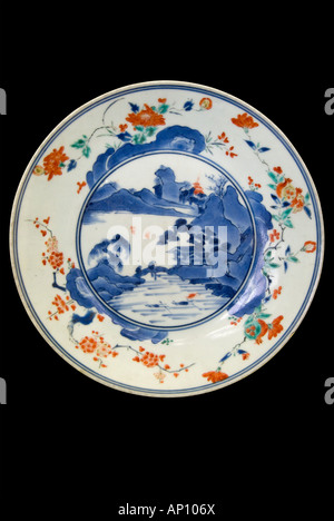 L'exportation du Japon imari arita ware port a été adopté le moyen de la plaque de Nagasaki période edo arita imari kakiemon ware va kutani style kano Banque D'Images