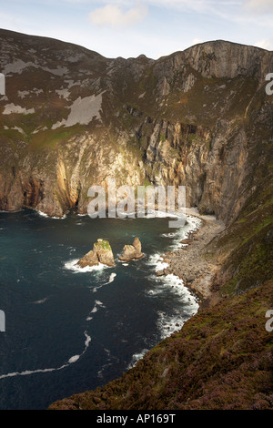 Sud-ouest de l'Irlande Donegal Slieve League Les plus hautes falaises maritimes d'Europe déposer 600m dans l'océan Atlantique Banque D'Images