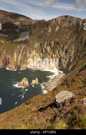 Sud-ouest de l'Irlande Donegal Slieve League Les plus hautes falaises maritimes d'Europe déposer 600m dans l'océan Atlantique Banque D'Images