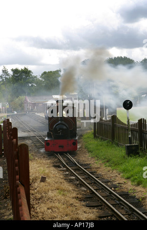 Train à vapeur miniature Bressingham Norfolk UK Banque D'Images