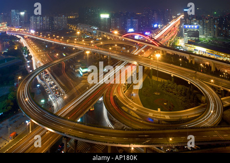 L'autoroute surélevée, système d'échange de pont Nanpu, Shanghai Banque D'Images