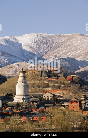 Montagnes de Wutai Shan en hiver, montagne, une grande terrasse Cinq Pagode Blanche, dans le Nord de la terrasse, centre bouddhiste, ville de Taihuai Banque D'Images